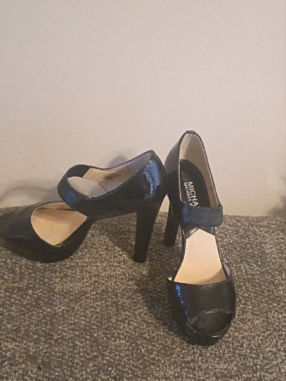 MICHAEL Michael Kors Black Patent Open-Toe Ankle-Strap Heels Size 6